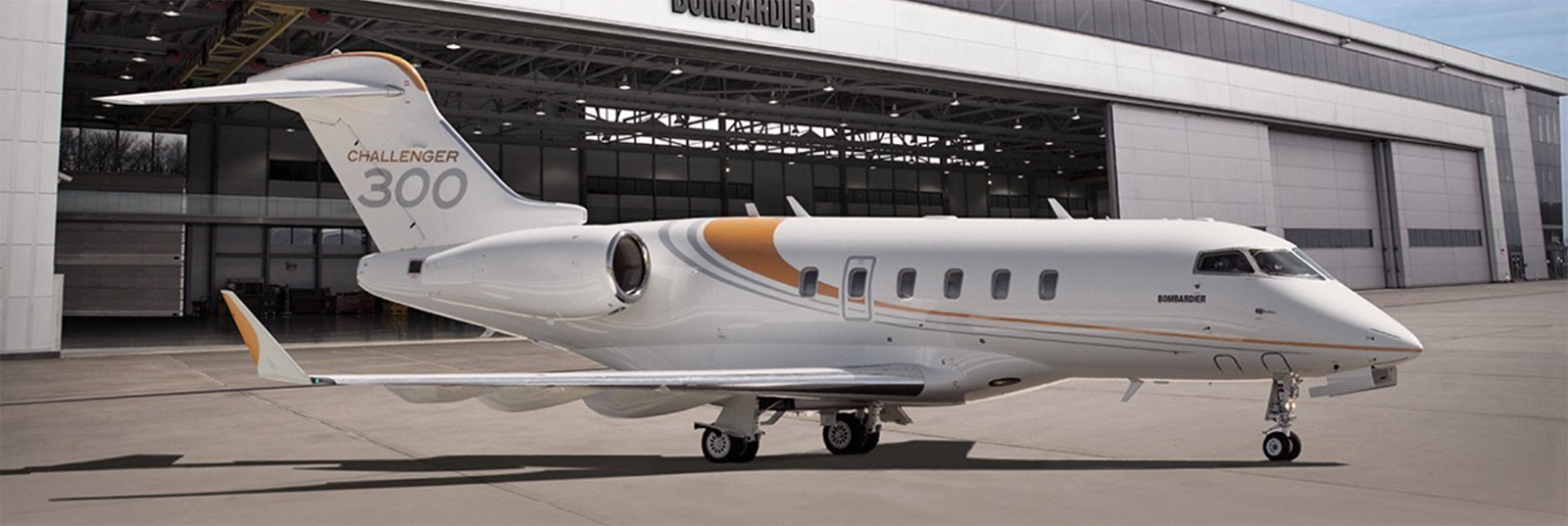 Side view of general aviation Challenger 300.